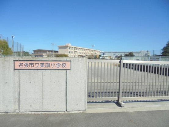 detached 三重県名張市鴻之台１番町35-1　ラフレシール101号