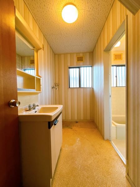 detached 三重県名張市鴻之台１番町35-1　ラフレシール101号