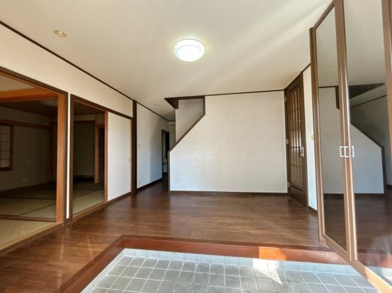 detached 三重県名張市鴻之台１番町35-1　ラフレシール101号