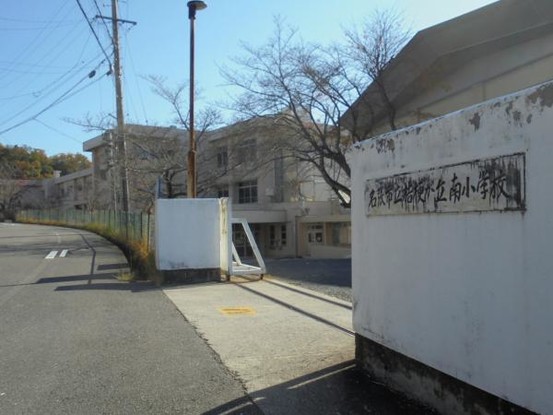 detached 三重県名張市鴻之台１番町35-1　ラフレシール101号