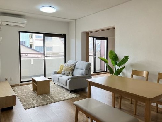 apartment 広島県広島市安佐南区東野１丁目18-21　アクレイム東野101
