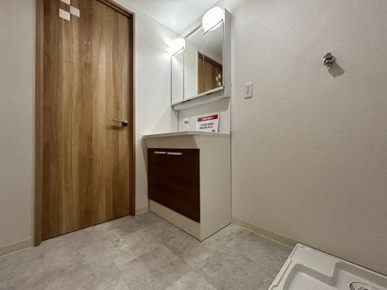apartment 広島県広島市安佐南区東野１丁目18-21　アクレイム東野101