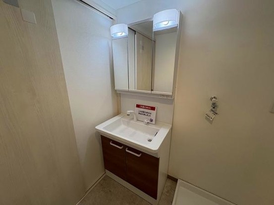 apartment 広島県広島市安佐南区東野１丁目18-21　アクレイム東野101