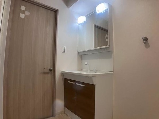apartment 広島県広島市安佐南区東野１丁目18-21　アクレイム東野101