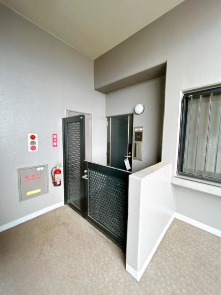 apartment 広島県福山市南蔵王町２丁目4-18フローレンス南蔵王　1階北