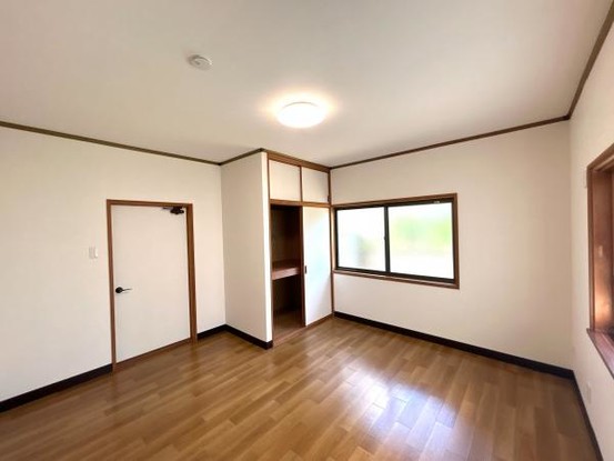 detached 徳島県吉野川市鴨島町上下島
地図を見る