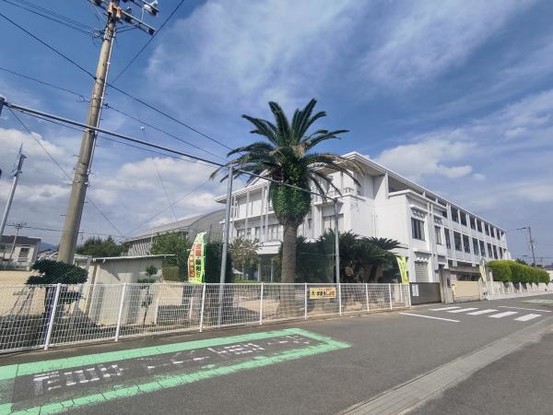 detached 徳島県吉野川市鴨島町上下島
地図を見る