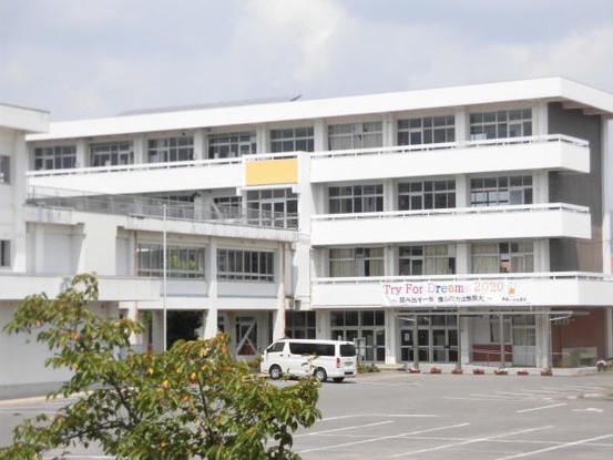 detached 徳島県吉野川市鴨島町上下島
地図を見る