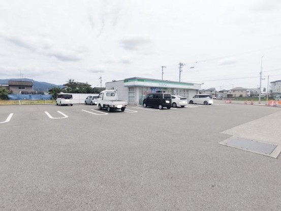 detached 徳島県阿波市吉野町柿原字原
地図を見る