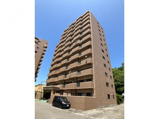 apartment 愛媛県伊予郡砥部町拾町132-1