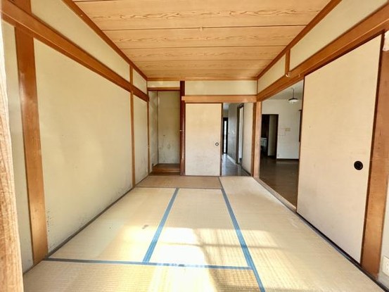 townhouse 高知県高知市杉井流21-13　マノワール杉井流1階