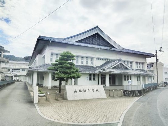 townhouse 愛媛県宇和島市和霊元町３丁目1-1　ヴェルディール和霊101