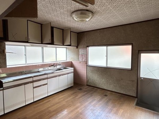 detached 愛媛県宇和島市和霊元町３丁目1-1　ヴェルディール和霊101