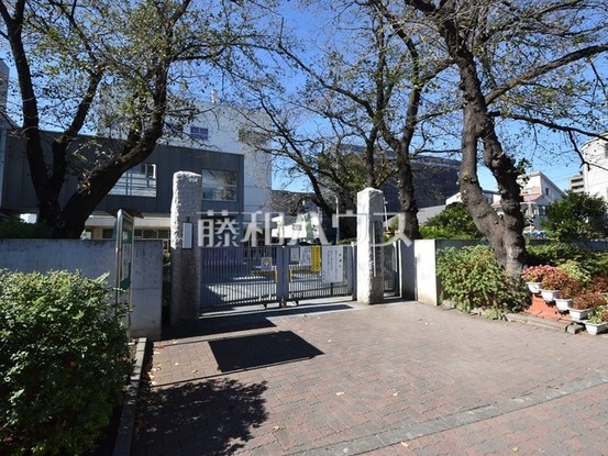 apartment 東京都小金井市本町６丁目
地図を見る