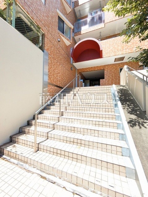 apartment 東京都日野市三沢３丁目
地図を見る