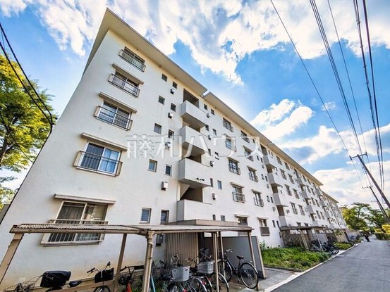 apartment 東京都東久留米市本町３丁目3-39　ヤマサビル1F