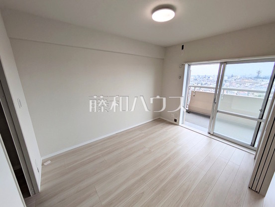 apartment 東京都東久留米市本町３丁目3-39　ヤマサビル1F