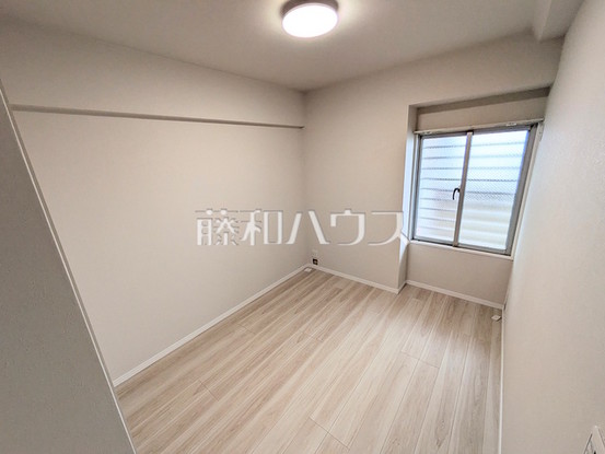 apartment 東京都東久留米市本町３丁目3-39　ヤマサビル1F