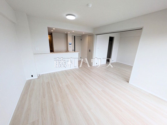 apartment 東京都東久留米市本町３丁目3-39　ヤマサビル1F