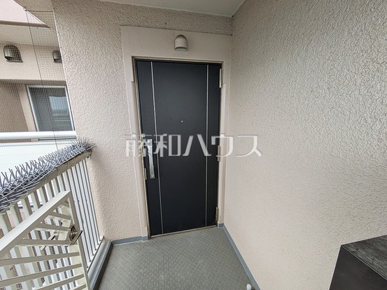 apartment 東京都東久留米市本町３丁目3-39　ヤマサビル1F