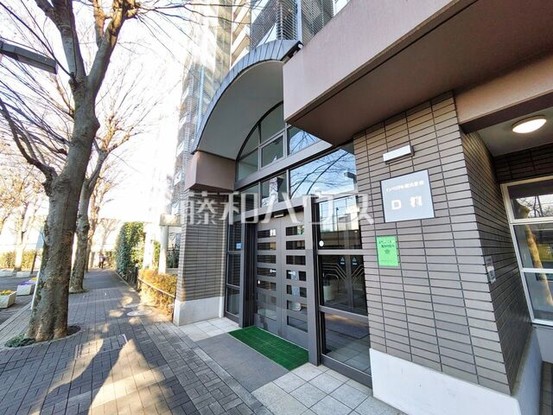 apartment 東京都東久留米市本町３丁目3-39　ヤマサビル1F
