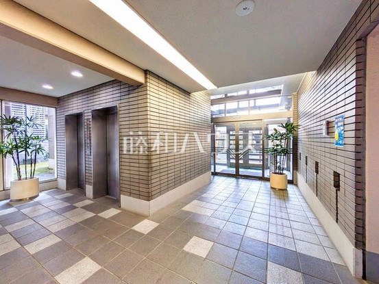 apartment 東京都東久留米市本町３丁目3-39　ヤマサビル1F