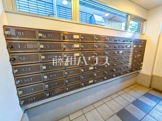 apartment 東京都東久留米市本町３丁目3-39　ヤマサビル1F