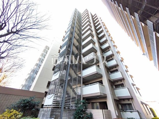 apartment 東京都東久留米市本町３丁目3-39　ヤマサビル1F