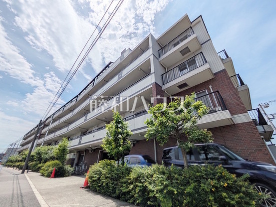 apartment 東京都東久留米市本町３丁目3-39　ヤマサビル1F