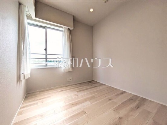 apartment 東京都東久留米市本町３丁目3-39　ヤマサビル1F