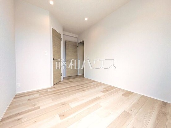 apartment 東京都東久留米市本町３丁目3-39　ヤマサビル1F