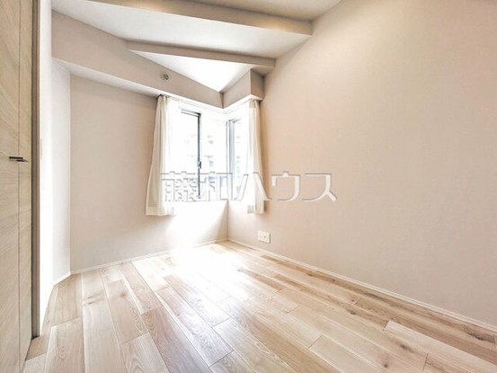 apartment 東京都東久留米市本町３丁目3-39　ヤマサビル1F