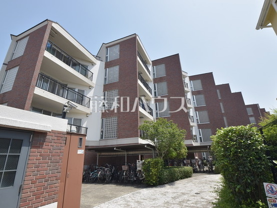 apartment 東京都東久留米市本町３丁目3-39　ヤマサビル1F