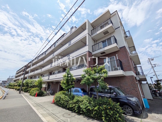 apartment 東京都東久留米市本町３丁目3-39　ヤマサビル1F
