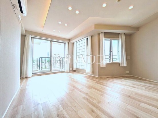 apartment 東京都東久留米市本町３丁目3-39　ヤマサビル1F