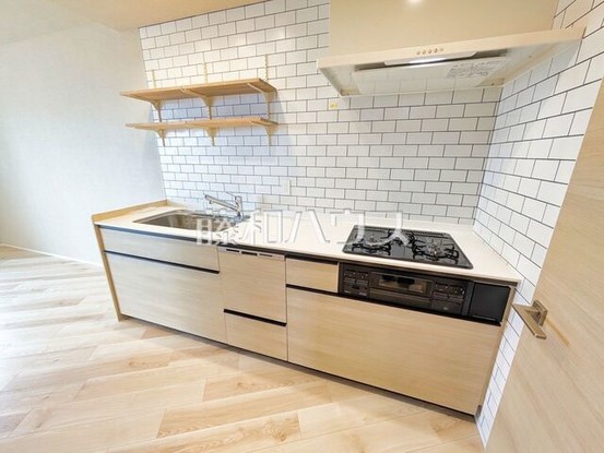 apartment 東京都東久留米市本町３丁目3-39　ヤマサビル1F