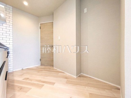 apartment 東京都東久留米市本町３丁目3-39　ヤマサビル1F