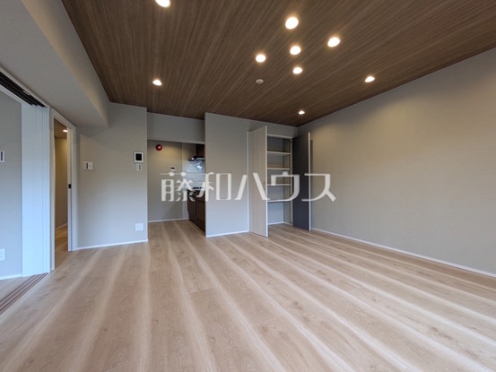 apartment 東京都東久留米市本町３丁目3-39　ヤマサビル1F