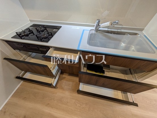 apartment 東京都東久留米市本町３丁目3-39　ヤマサビル1F