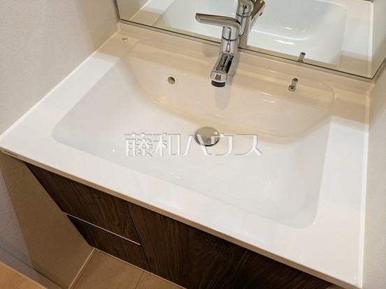 apartment 東京都東久留米市本町３丁目3-39　ヤマサビル1F