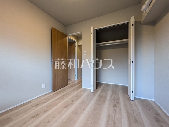apartment 東京都東久留米市本町３丁目3-39　ヤマサビル1F
