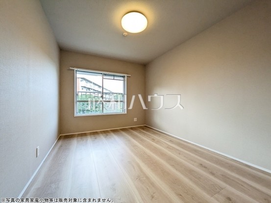 apartment 東京都東久留米市本町３丁目3-39　ヤマサビル1F