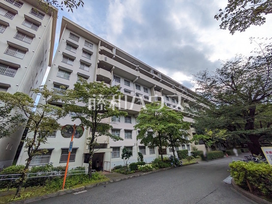 apartment 東京都東久留米市本町３丁目3-39　ヤマサビル1F