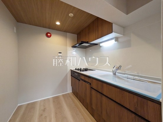 apartment 東京都東久留米市本町３丁目3-39　ヤマサビル1F