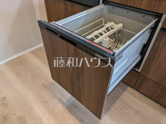 apartment 東京都東久留米市本町３丁目3-39　ヤマサビル1F
