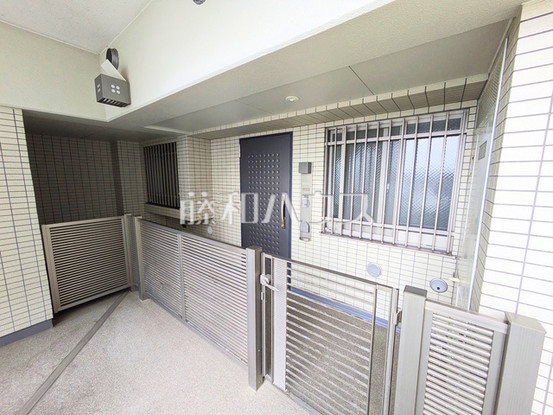 apartment 東京都調布市国領町１丁目-22-13ムサシヤビル1F