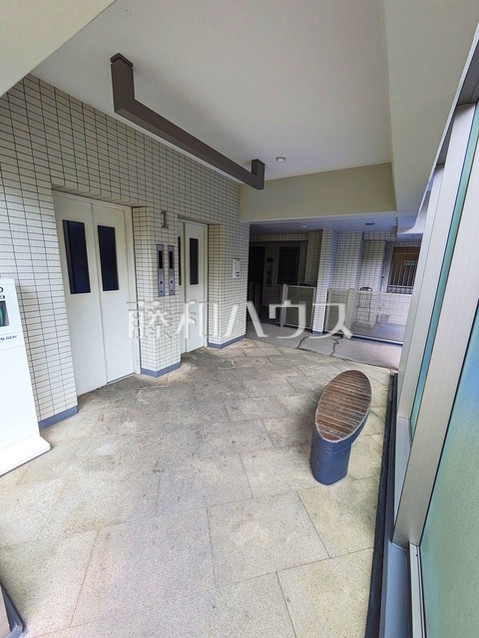 apartment 東京都調布市国領町１丁目-22-13ムサシヤビル1F