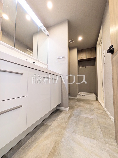 apartment 東京都調布市国領町１丁目-22-13ムサシヤビル1F