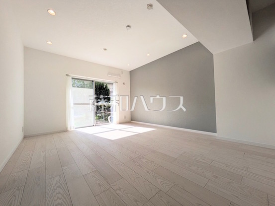 apartment 東京都調布市国領町１丁目-22-13ムサシヤビル1F