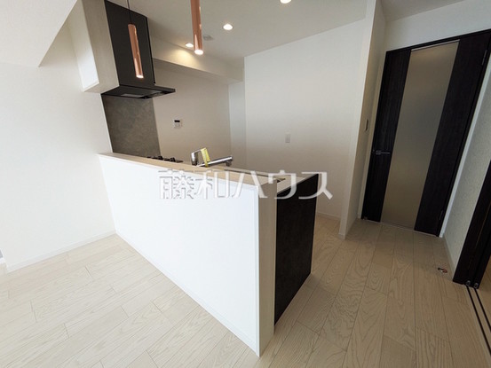 apartment 東京都調布市国領町１丁目-22-13ムサシヤビル1F